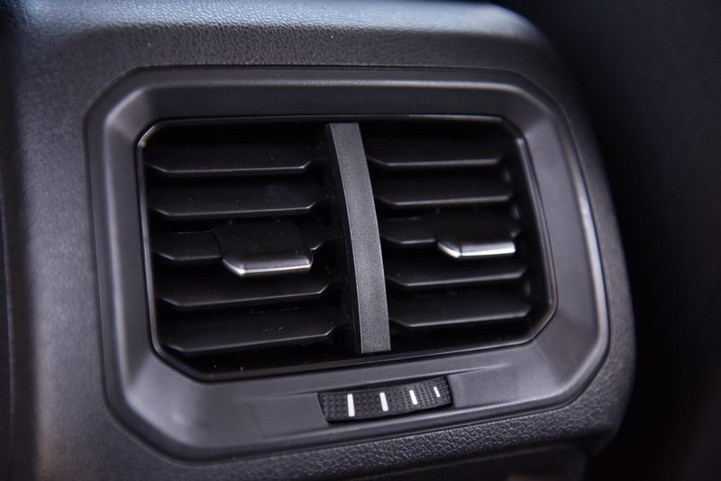 Volkswagen Tiguan Vehicle Image 23