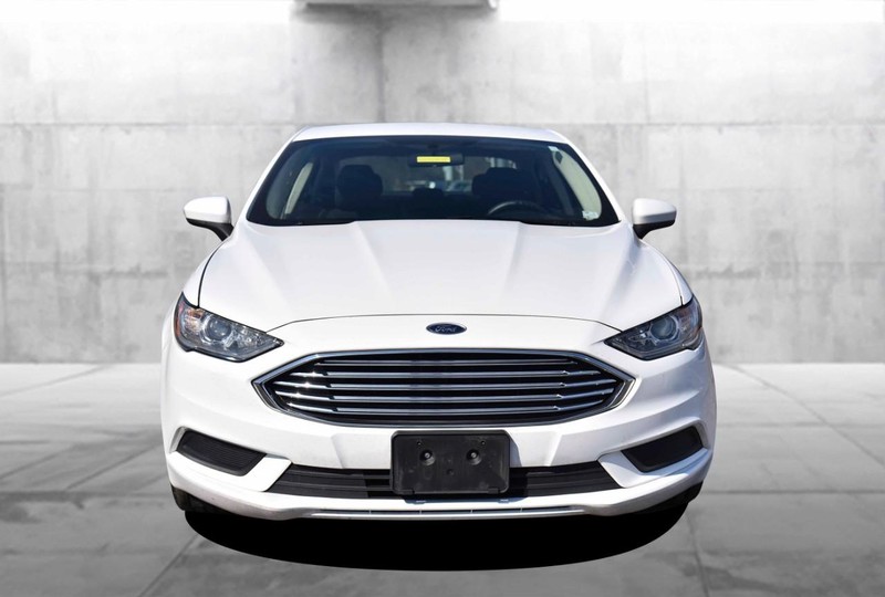 Ford Fusion Vehicle Image 04