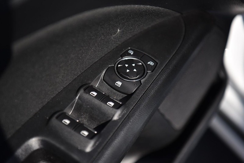 Ford Fusion Vehicle Image 08