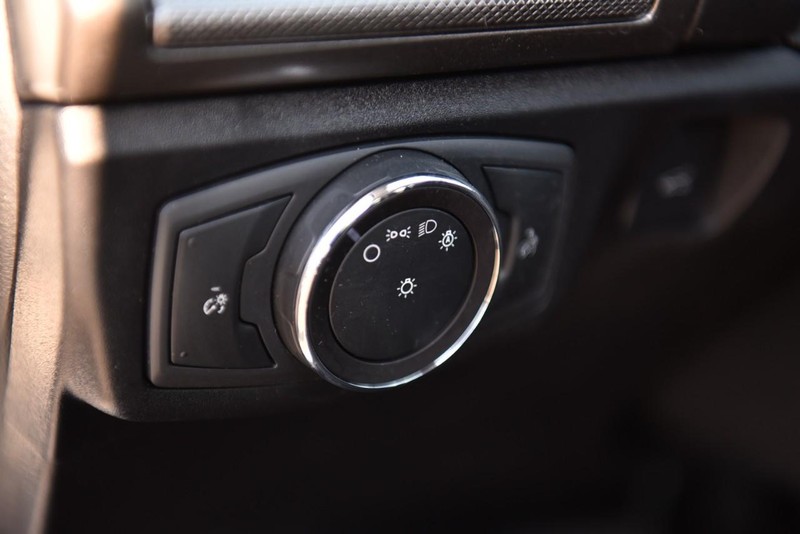 Ford Fusion Vehicle Image 09