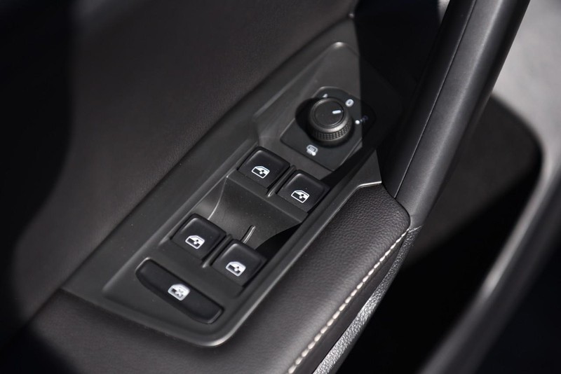 Volkswagen Tiguan Vehicle Image 08