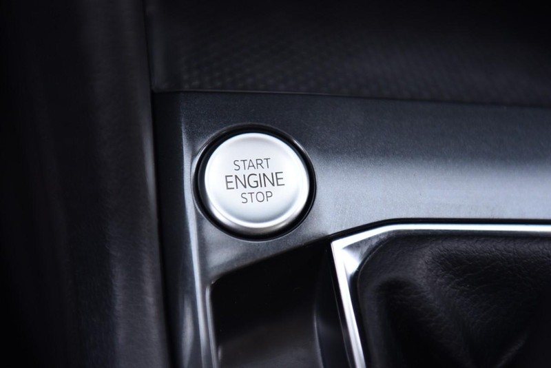 Volkswagen Tiguan Vehicle Image 14