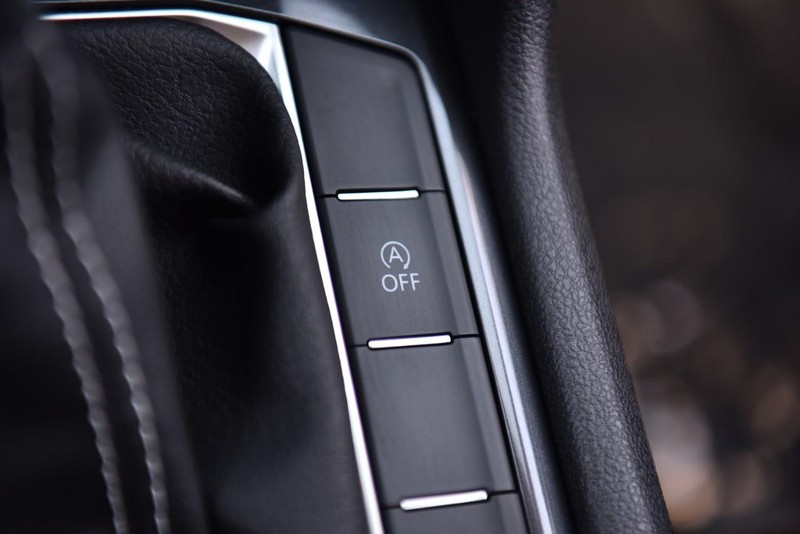 Volkswagen Tiguan Vehicle Image 16