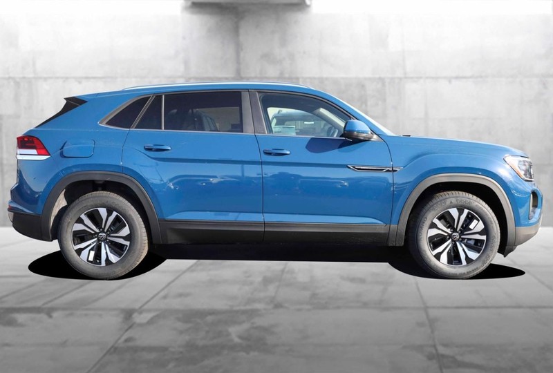 Volkswagen Atlas Cross Sport Vehicle Image 05