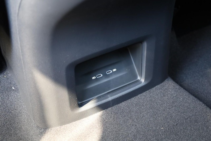 Volkswagen Atlas Cross Sport Vehicle Image 21