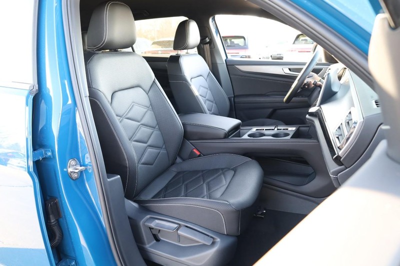 Volkswagen Atlas Cross Sport Vehicle Image 24