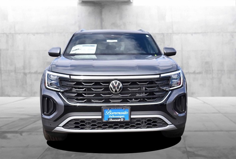 Volkswagen Atlas Cross Sport Vehicle Image 04