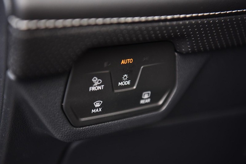 Volkswagen Atlas Cross Sport Vehicle Image 11