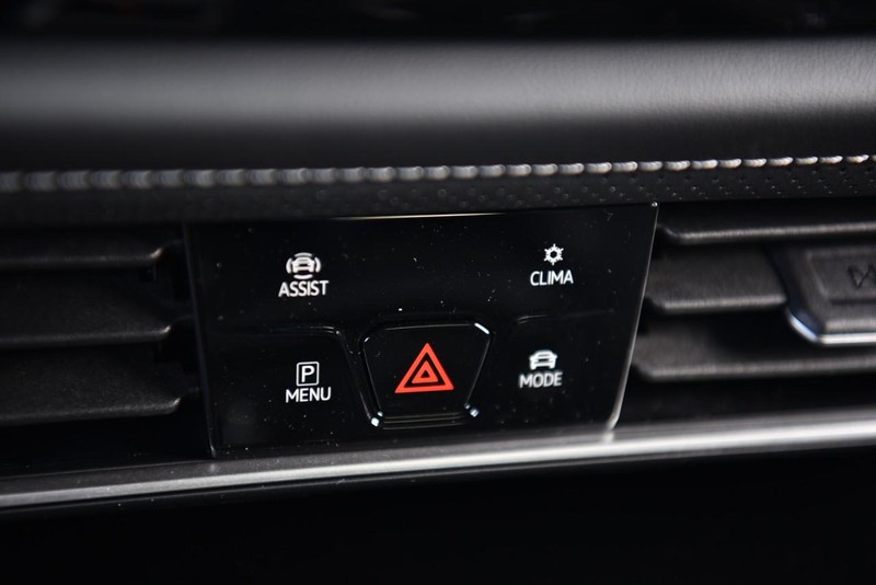 Volkswagen Atlas Cross Sport Vehicle Image 14