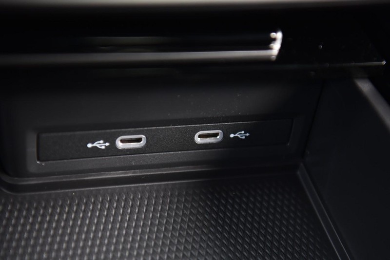 Volkswagen Atlas Cross Sport Vehicle Image 15