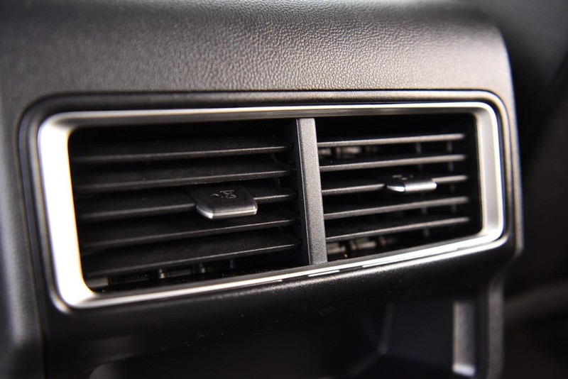 Volkswagen Atlas Cross Sport Vehicle Image 22