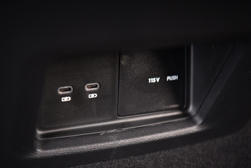 Volkswagen Atlas Cross Sport Vehicle Image 23