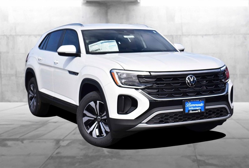 Volkswagen Atlas Cross Sport Vehicle Image 02