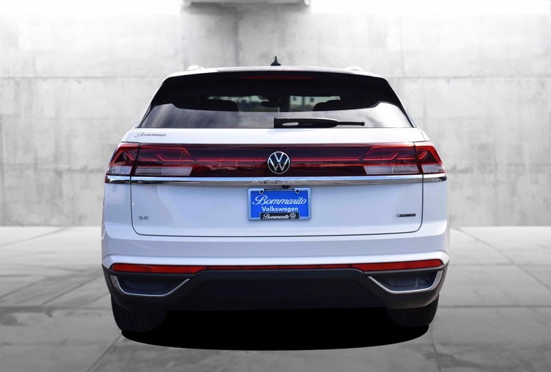 Volkswagen Atlas Cross Sport Vehicle Image 06