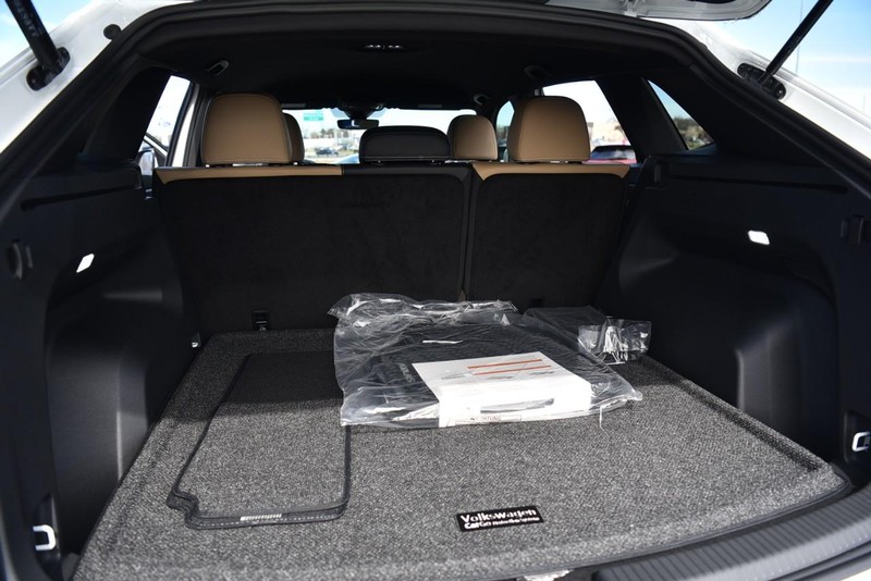 Volkswagen Atlas Cross Sport Vehicle Image 23