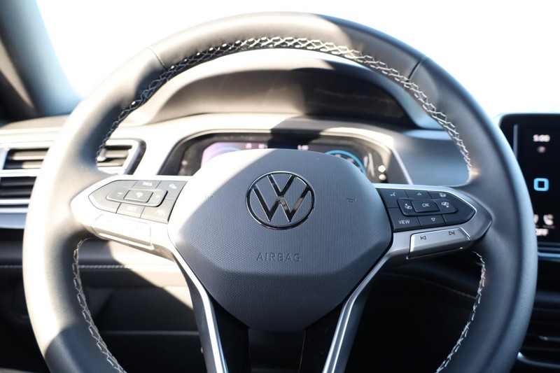 Volkswagen Atlas Cross Sport Vehicle Image 10