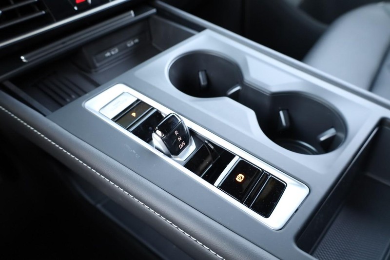 Volkswagen Atlas Cross Sport Vehicle Image 16