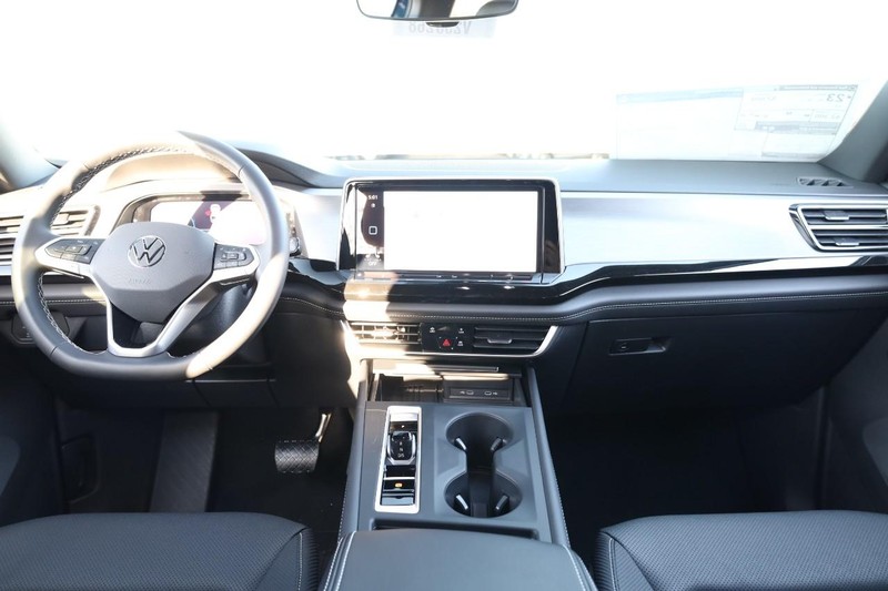 Volkswagen Atlas Cross Sport Vehicle Image 23