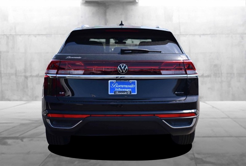 Volkswagen Atlas Cross Sport Vehicle Image 06