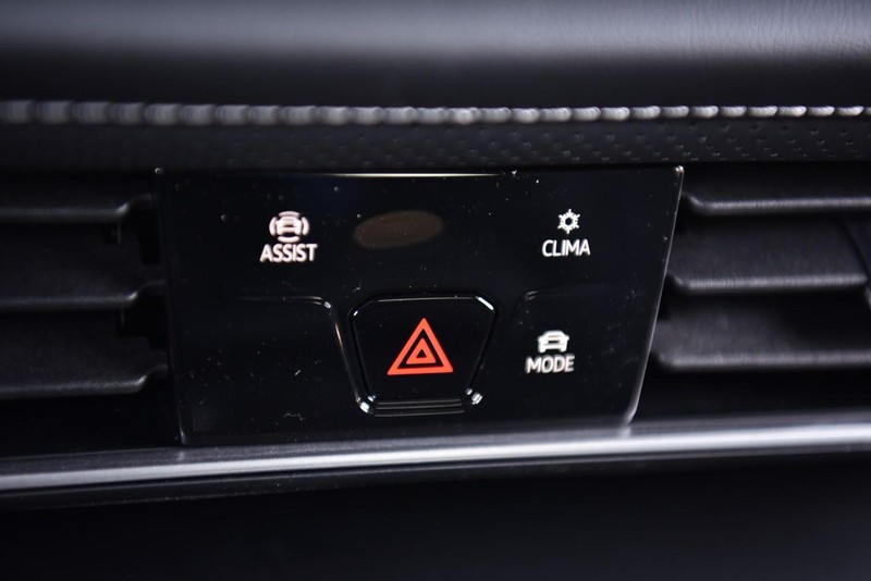Volkswagen Atlas Cross Sport Vehicle Image 13
