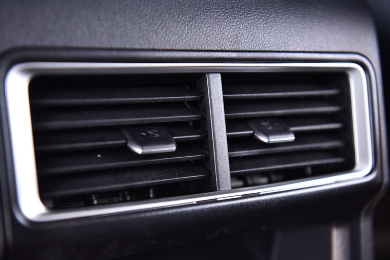 Volkswagen Atlas Cross Sport Vehicle Image 21