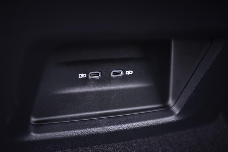 Volkswagen Atlas Cross Sport Vehicle Image 22