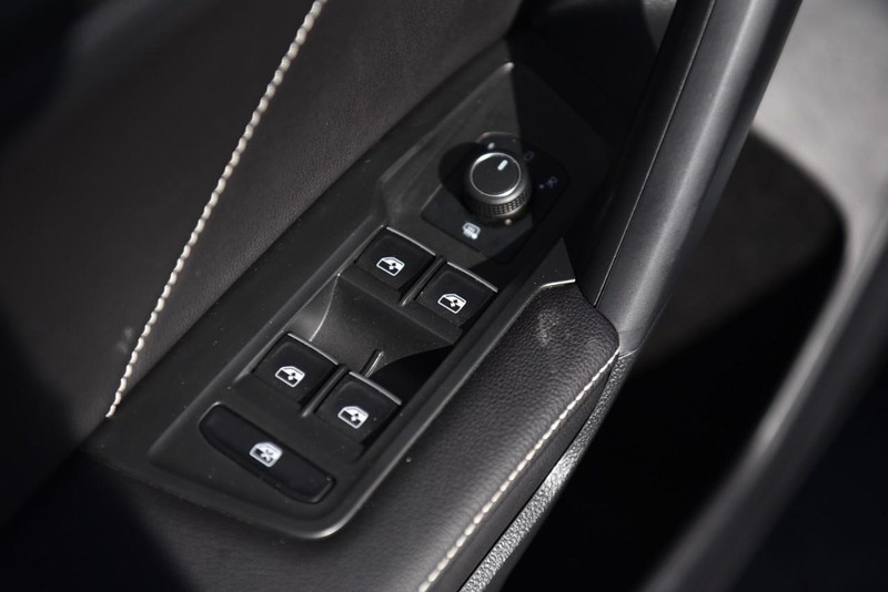 Volkswagen Tiguan Vehicle Image 08