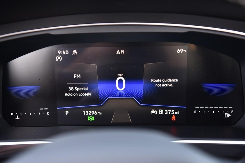 Volkswagen Tiguan Vehicle Image 10