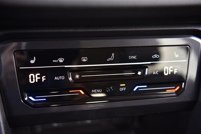 Volkswagen Tiguan Vehicle Image 12
