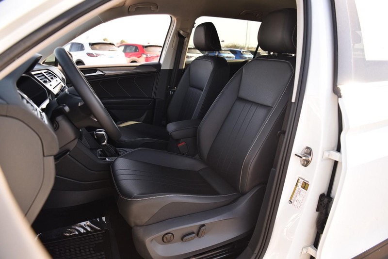 Volkswagen Tiguan Vehicle Image 19