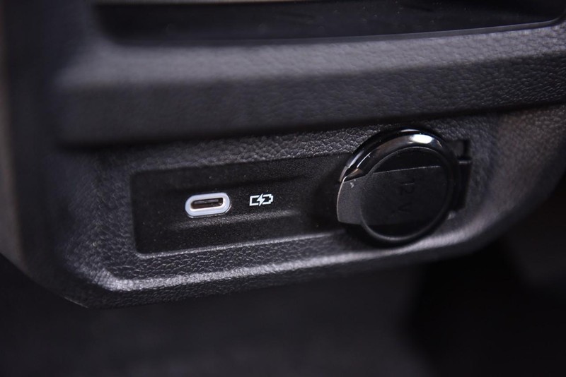 Volkswagen Tiguan Vehicle Image 21