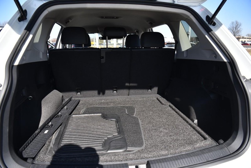 Volkswagen Tiguan Vehicle Image 22