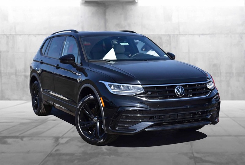 Volkswagen Tiguan Vehicle Image 02