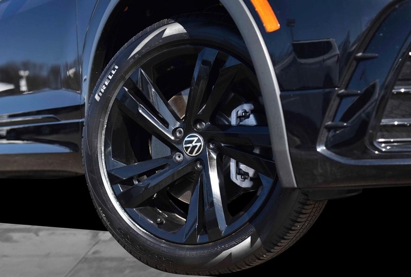 Volkswagen Tiguan Vehicle Image 03