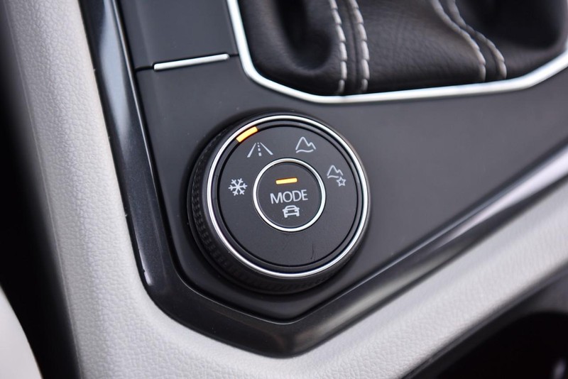 Volkswagen Tiguan Vehicle Image 17