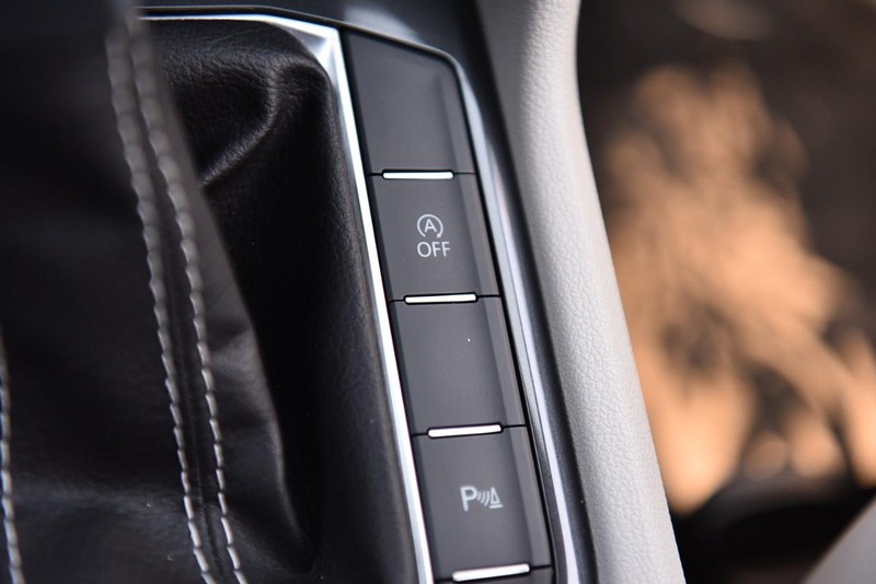 Volkswagen Tiguan Vehicle Image 18