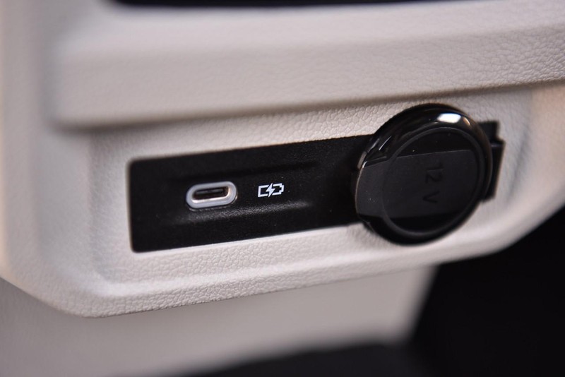Volkswagen Tiguan Vehicle Image 26