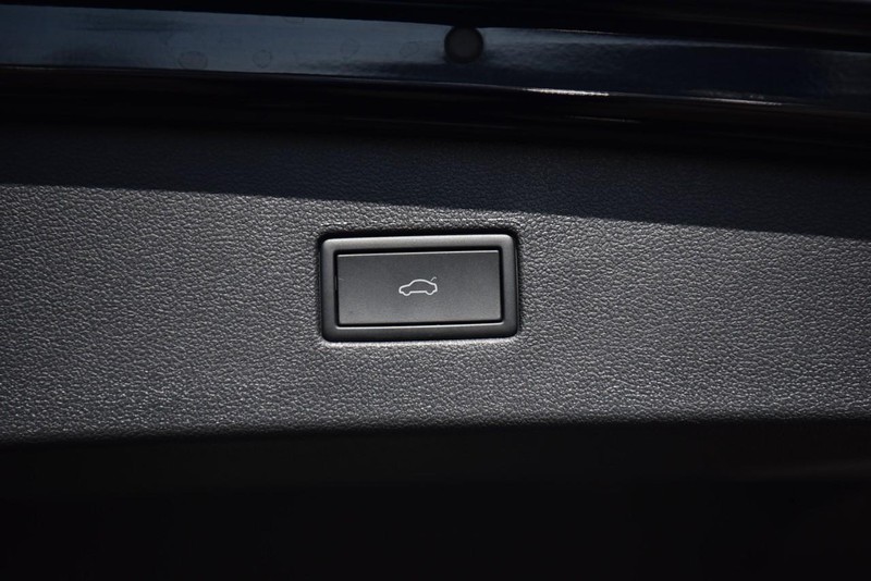 Volkswagen Tiguan Vehicle Image 28