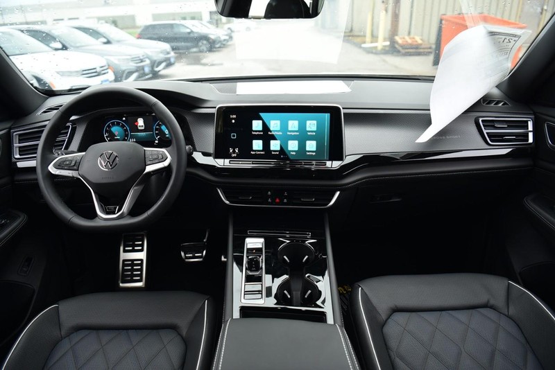 Volkswagen Atlas Cross Sport Vehicle Image 07