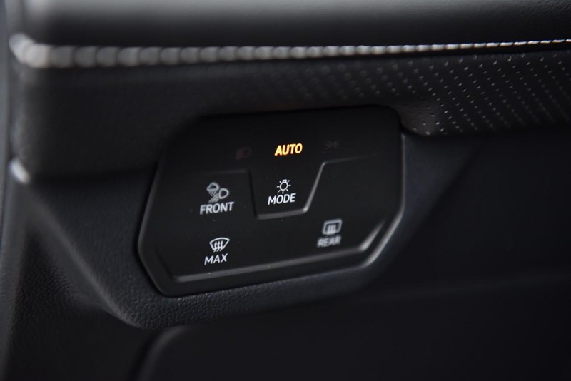 Volkswagen Atlas Cross Sport Vehicle Image 11