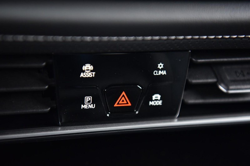 Volkswagen Atlas Cross Sport Vehicle Image 14