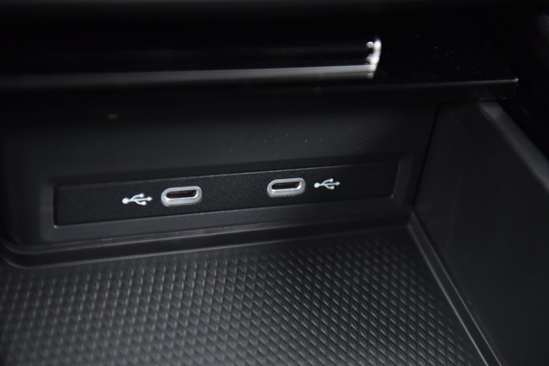 Volkswagen Atlas Cross Sport Vehicle Image 15