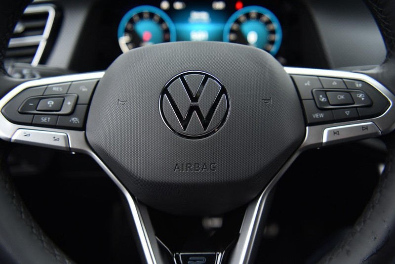 Volkswagen Atlas Cross Sport Vehicle Image 18
