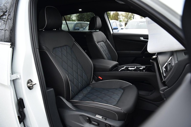 Volkswagen Atlas Cross Sport Vehicle Image 20