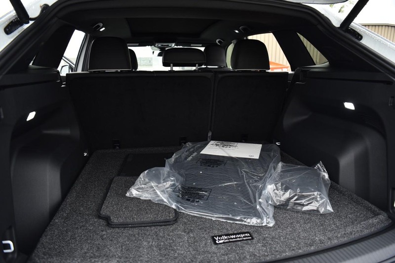 Volkswagen Atlas Cross Sport Vehicle Image 25