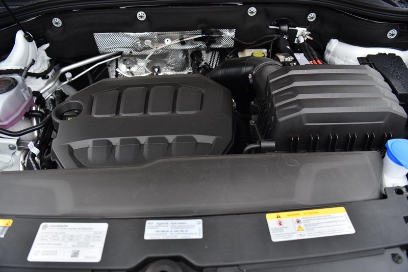 Volkswagen Atlas Cross Sport Vehicle Image 27