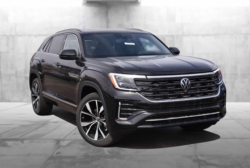 Volkswagen Atlas Cross Sport Vehicle Image 02