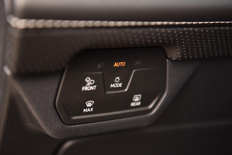 Volkswagen Atlas Cross Sport Vehicle Image 11