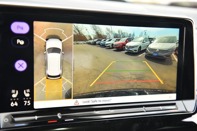 Volkswagen Atlas Cross Sport Vehicle Image 13