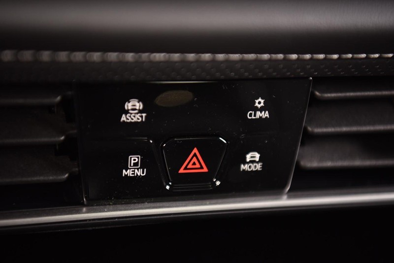 Volkswagen Atlas Cross Sport Vehicle Image 14